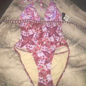 👙👙Ladies Swimsuit!! New with tags. Never worn.